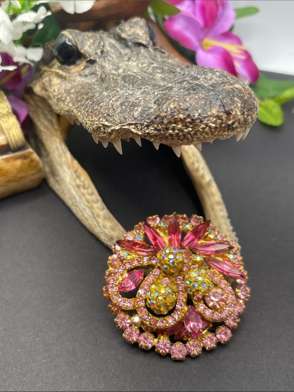 Juliana shades of pink rhinestone brooch vintage verified